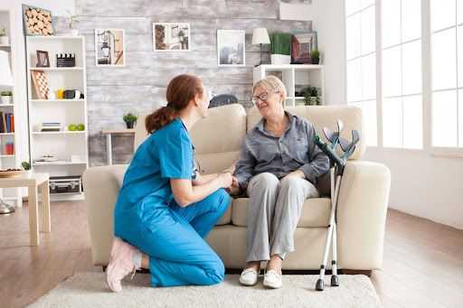 Hospice Care at Home vs Hospital: Why Comfort Is Winning in 2026
